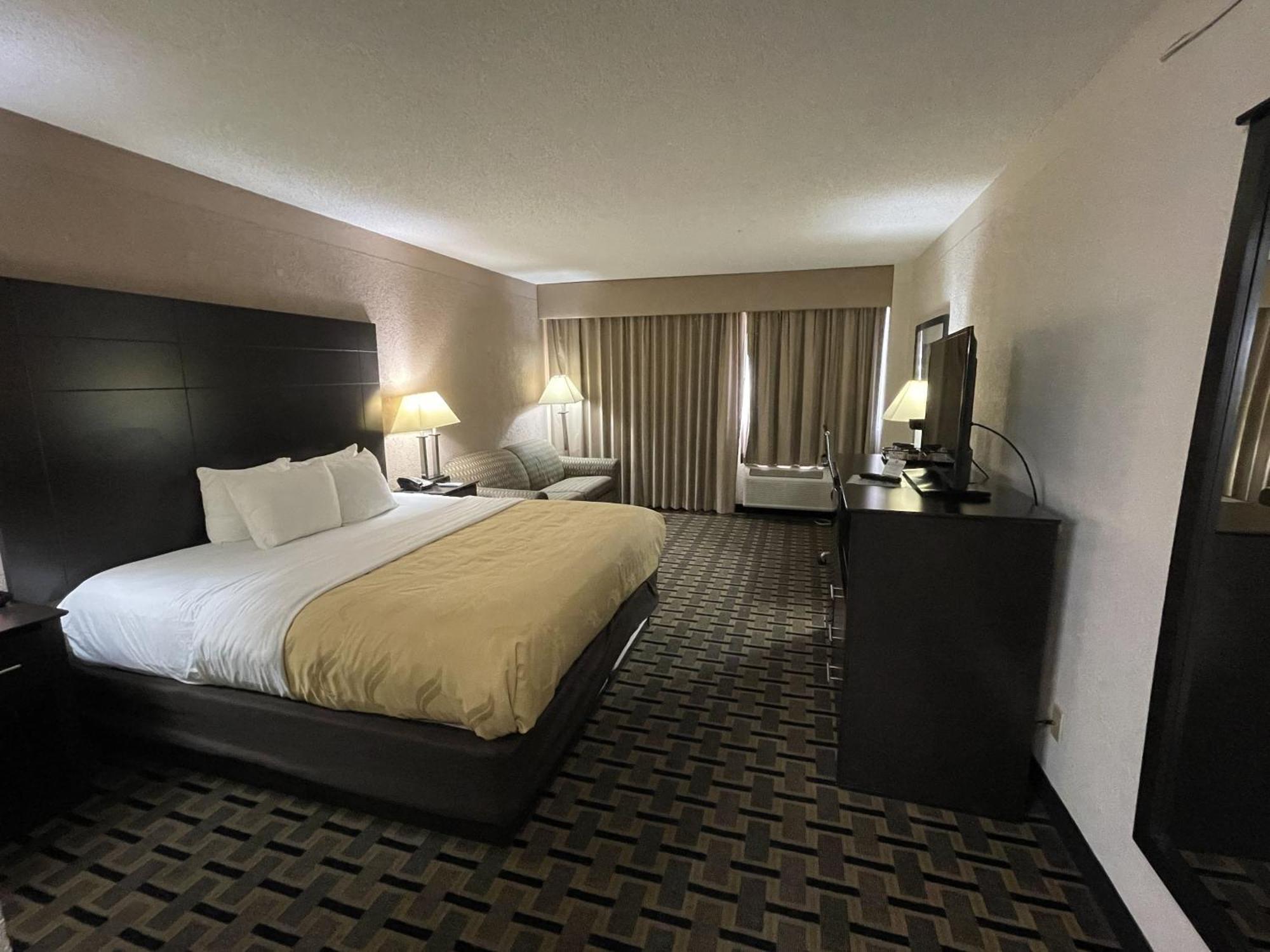 Quality Inn & Suites Цинциннаті Екстер'єр фото