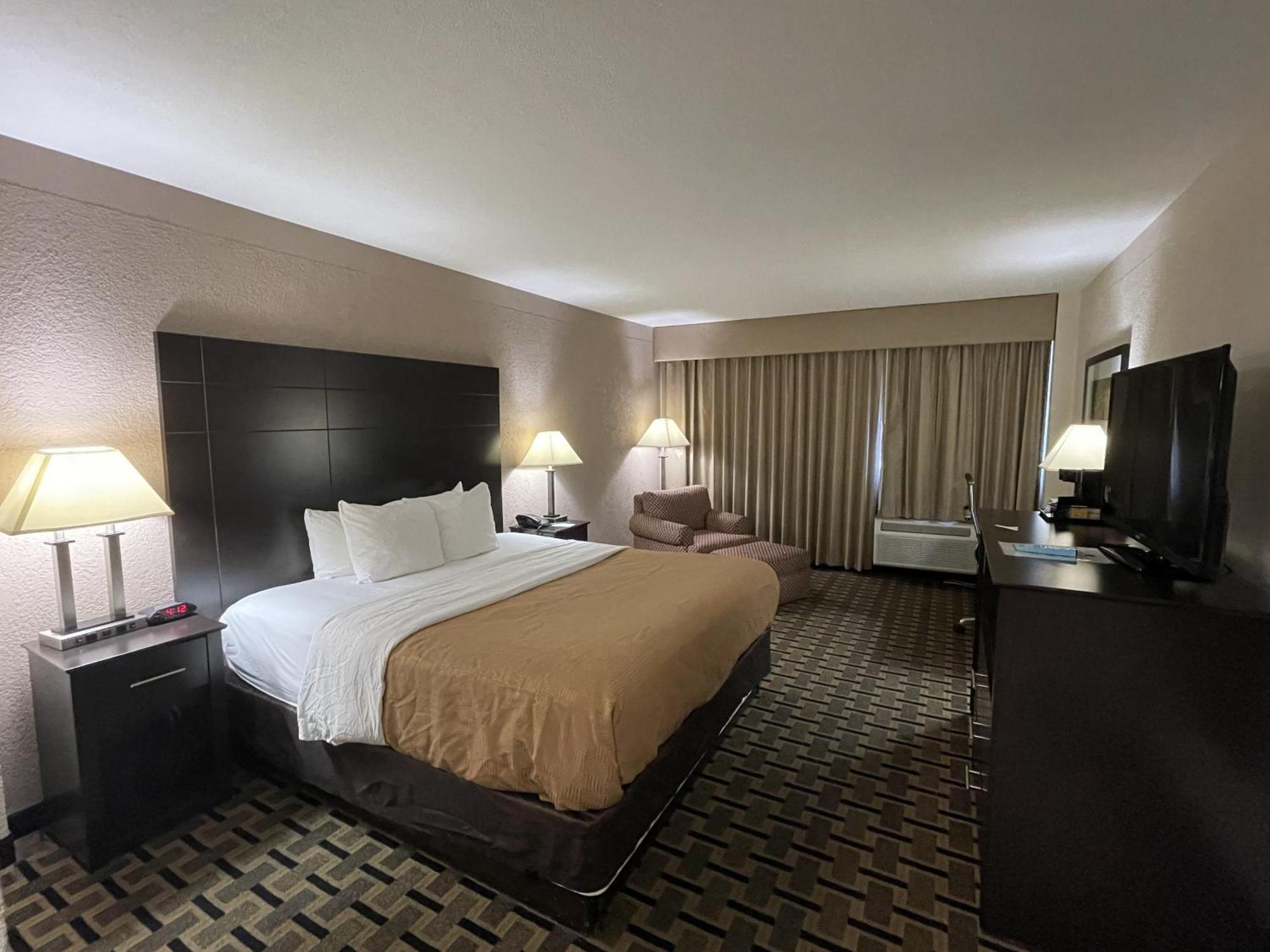 Quality Inn & Suites Цинциннаті Екстер'єр фото